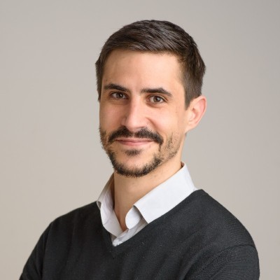 Geoff Charles headshot